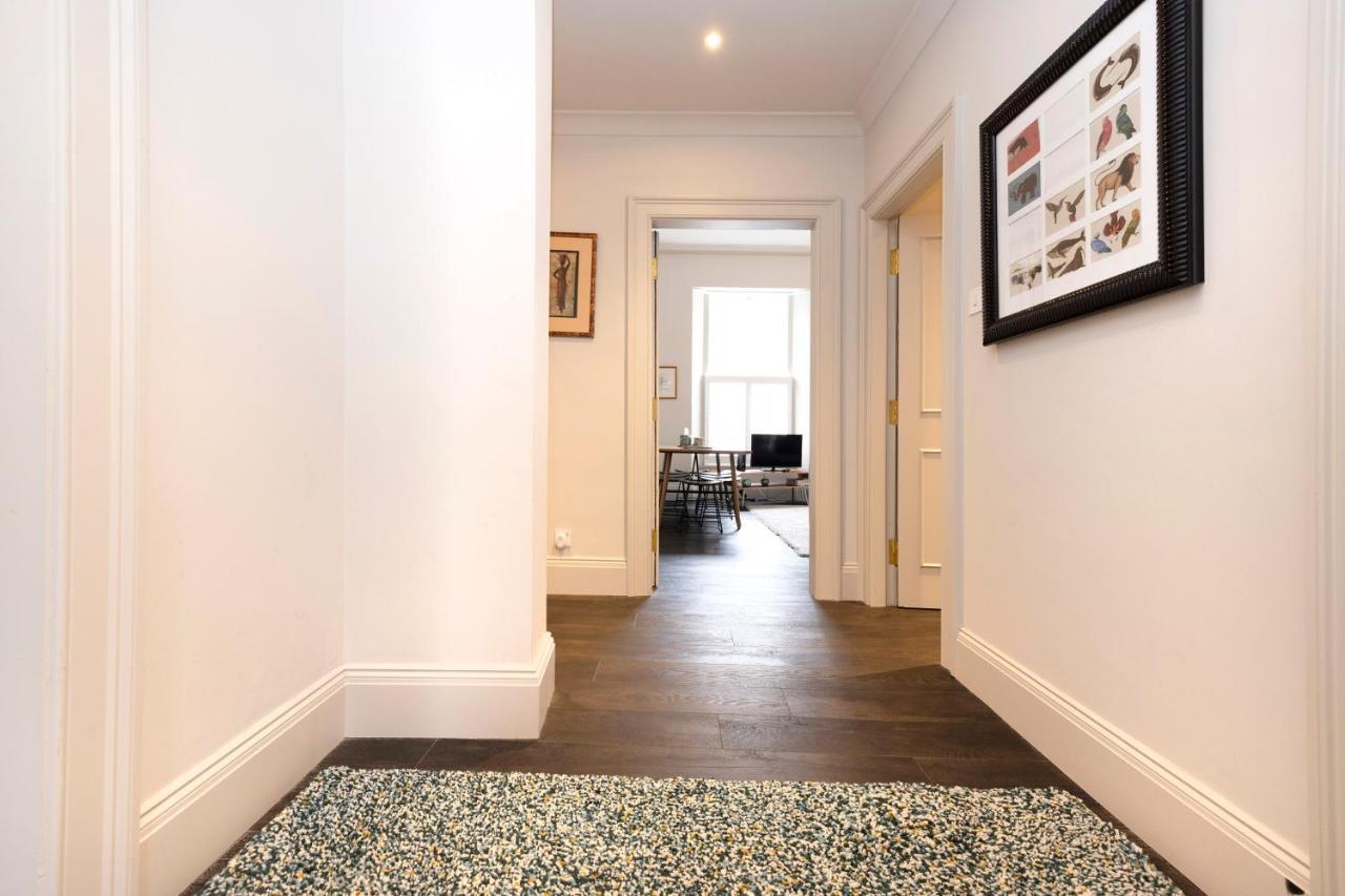 Joivy Sophisticated Apt Near Edinburgh Castle ภายนอก รูปภาพ