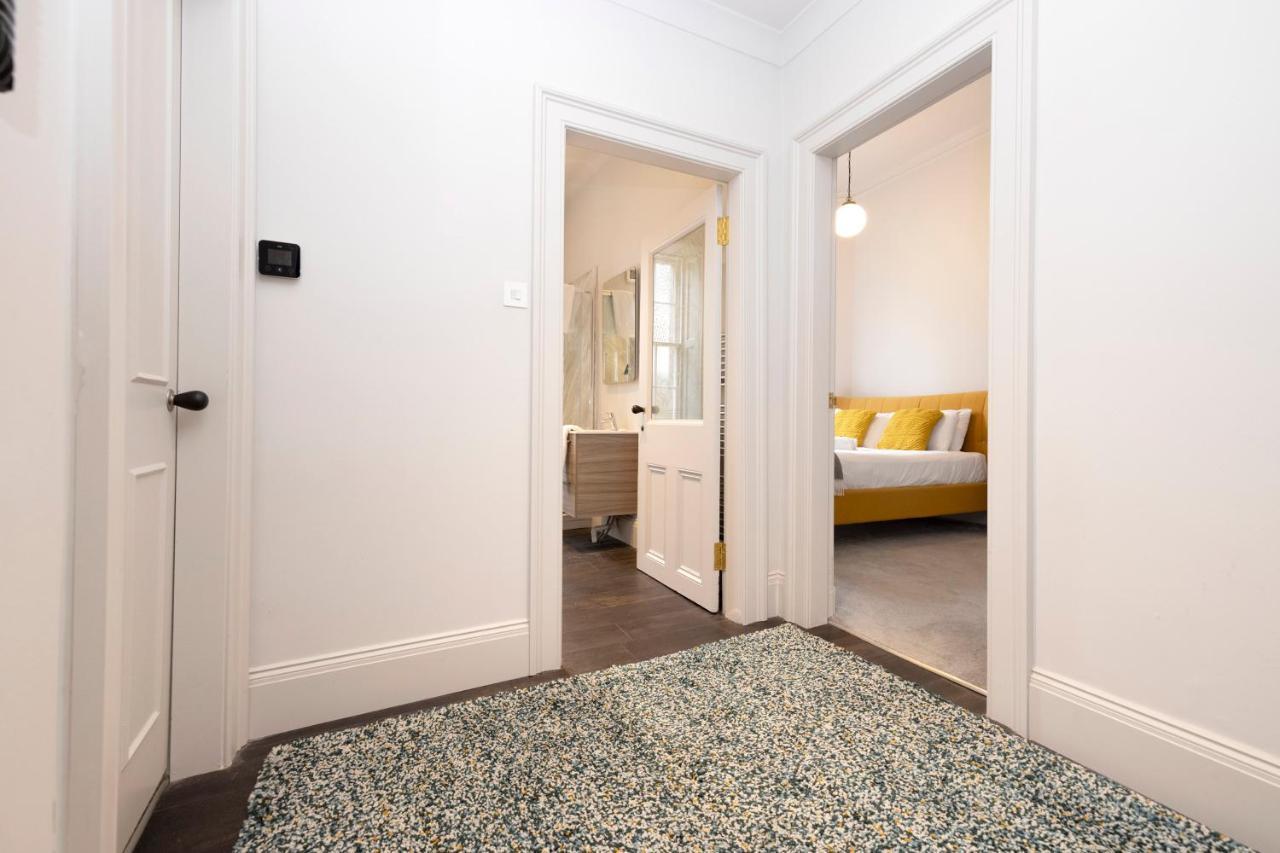 Joivy Sophisticated Apt Near Edinburgh Castle ภายนอก รูปภาพ