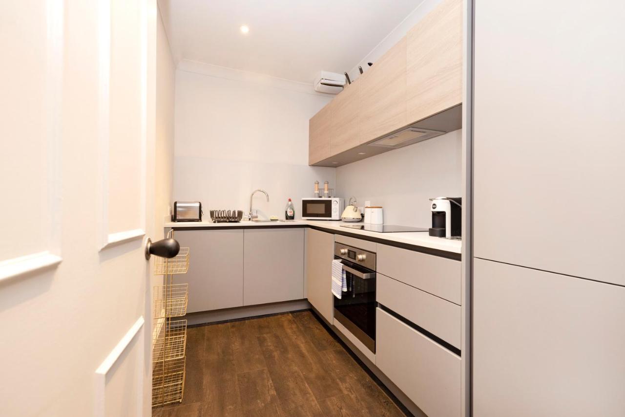 Joivy Sophisticated Apt Near Edinburgh Castle ภายนอก รูปภาพ