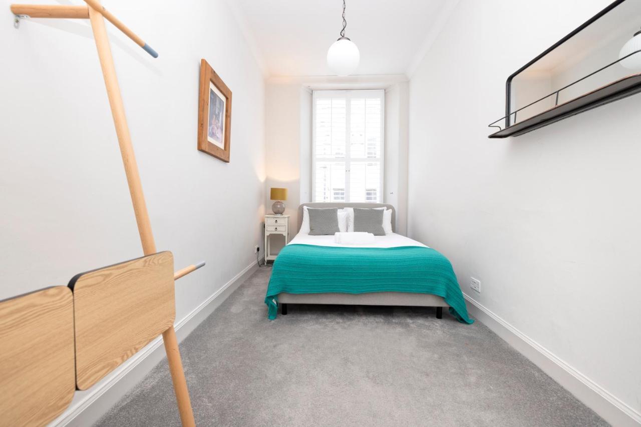 Joivy Sophisticated Apt Near Edinburgh Castle ภายนอก รูปภาพ