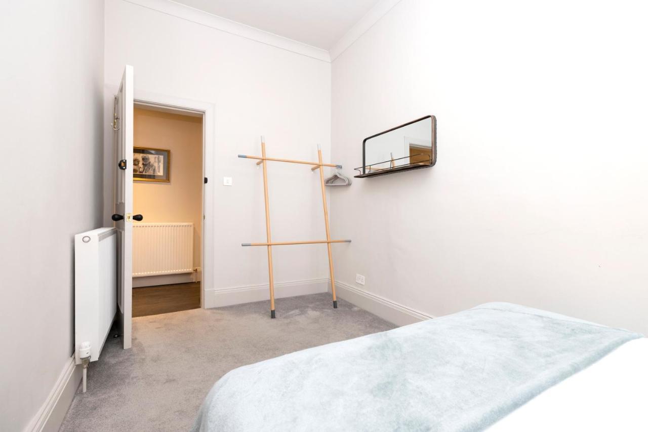 Joivy Sophisticated Apt Near Edinburgh Castle ภายนอก รูปภาพ